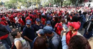 Pueblo se concentra en Caracas para conmemorar conquista popular del 23 de Enero